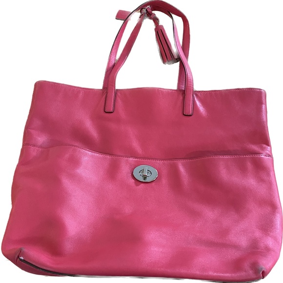 BARBIE Coach Bag! Live your best Barbie life! π₯ π - Picture 1 of 14